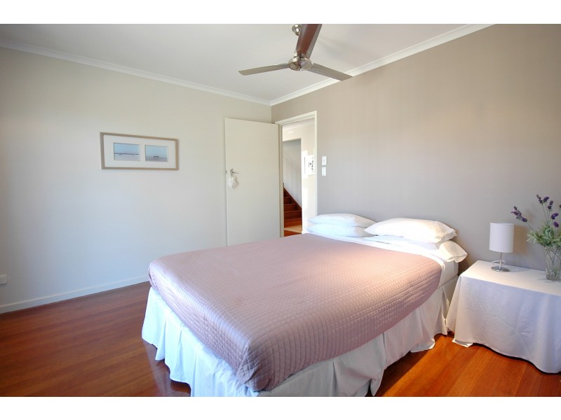 4 Coral Gables Key, Broadbeach Waters QLD 4218