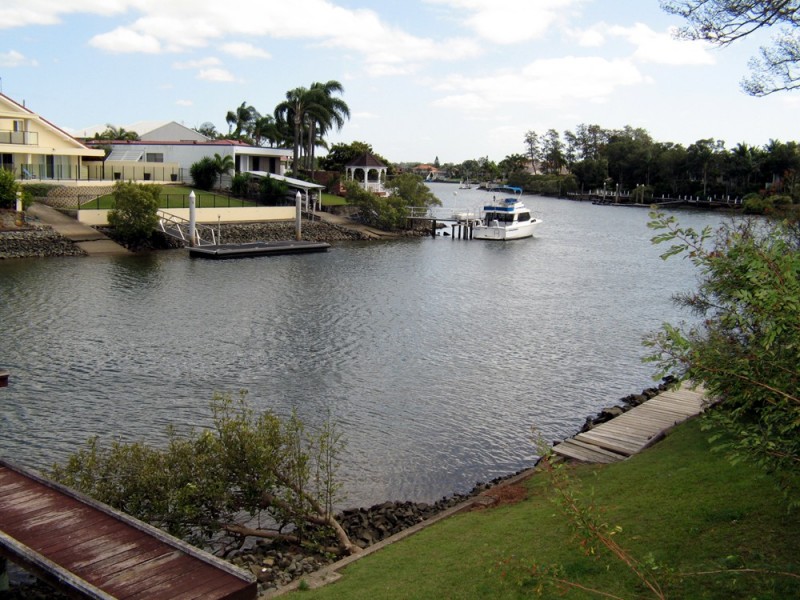 18 Cedar Pl, Broadbeach Waters QLD 4218