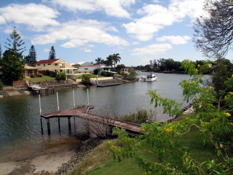 18 Cedar Pl, Broadbeach Waters QLD 4218