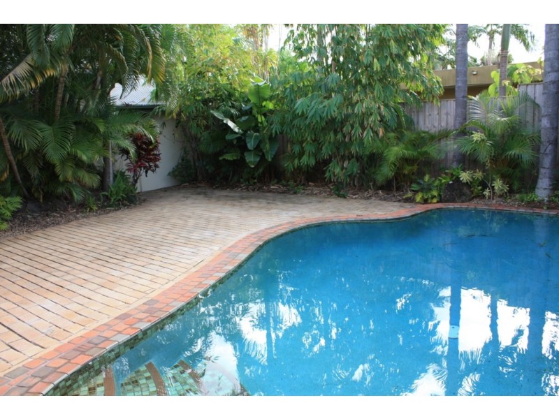 40 Allambi Avenue, Broadbeach Waters QLD 4218