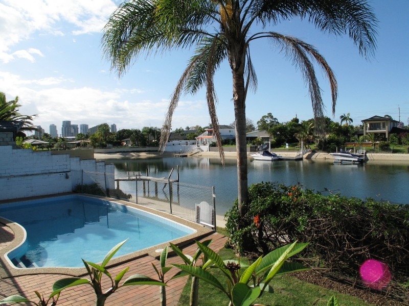 Broadbeach Waters QLD 4218