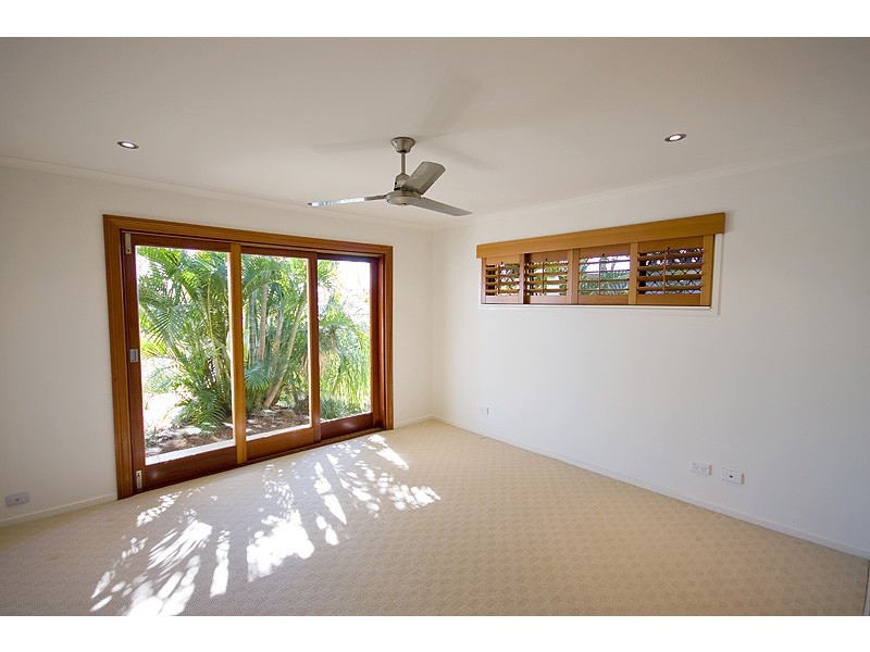 17 Namatjira Court, Broadbeach Waters QLD 4218