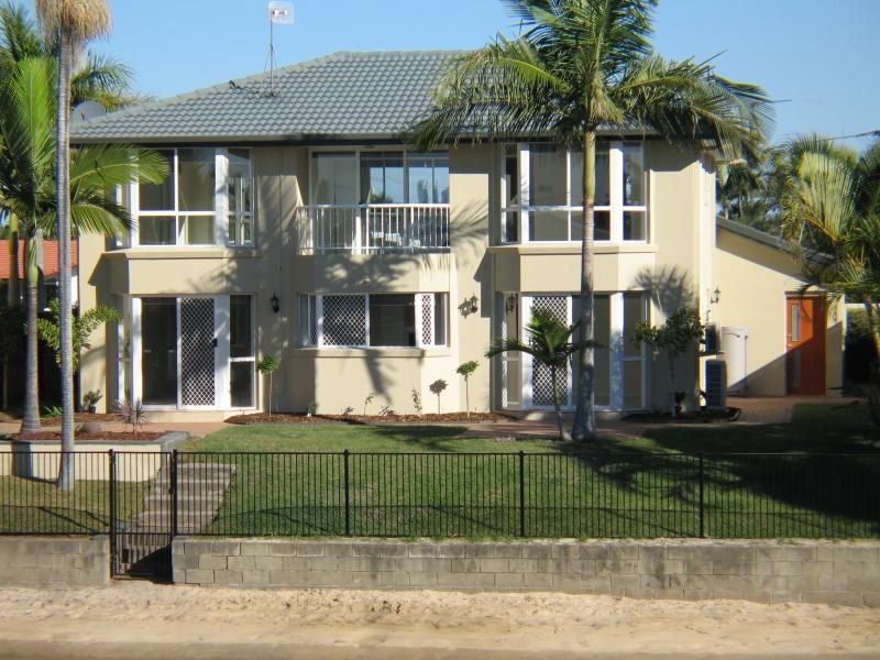 Palmetto, Broadbeach Waters QLD 4218