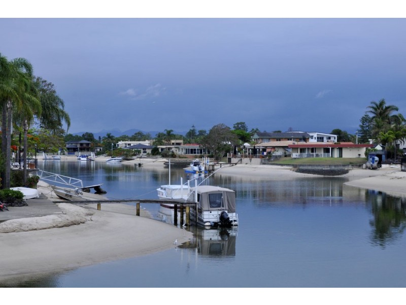 16 Bahia Court, Broadbeach Waters QLD 4218