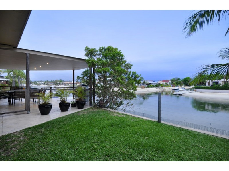 16 Bahia Court, Broadbeach Waters QLD 4218
