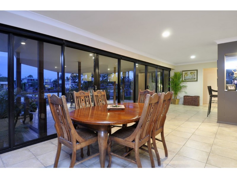 16 Bahia Court, Broadbeach Waters QLD 4218