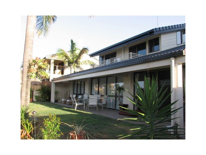 54 Clear Island Road, Broadbeach Waters QLD 4218