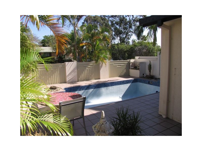 54 Clear Island Road, Broadbeach Waters QLD 4218