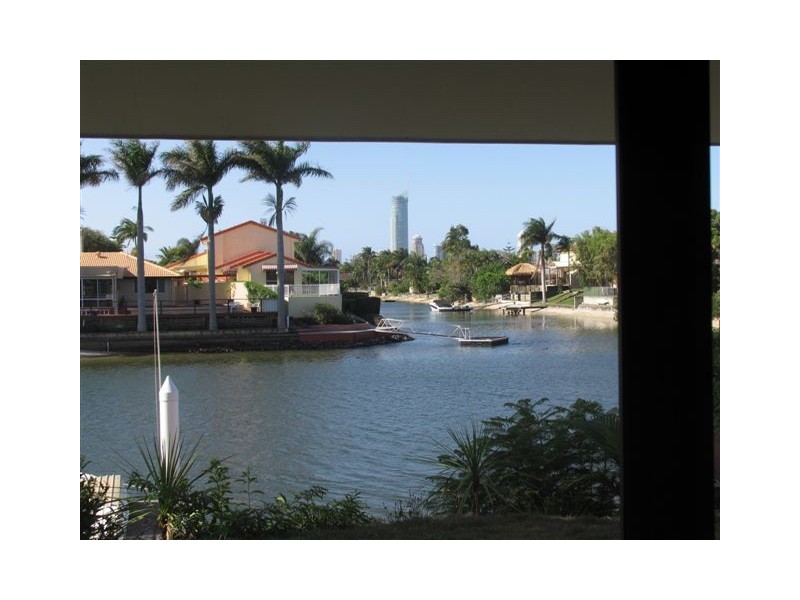 54 Clear Island Road, Broadbeach Waters QLD 4218
