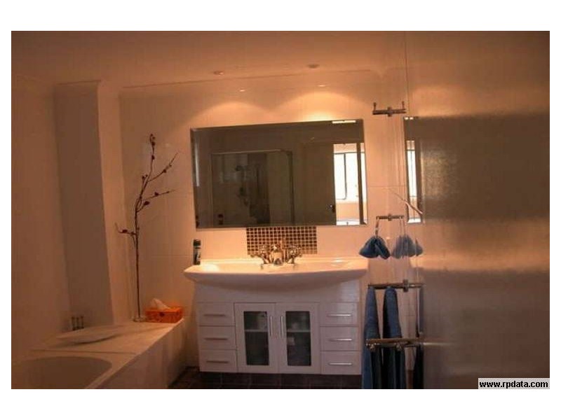 1/18 Seabeach Avenue, Mermaid Beach QLD 4218