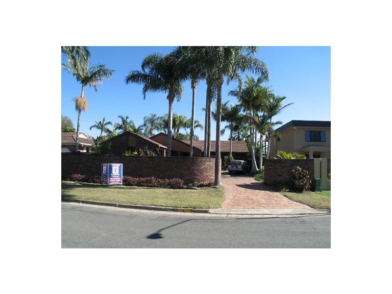 4 Hoy Street, Broadbeach Waters QLD 4218