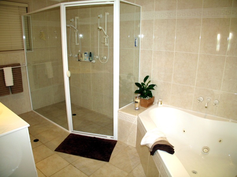 Broadbeach Waters QLD 4218