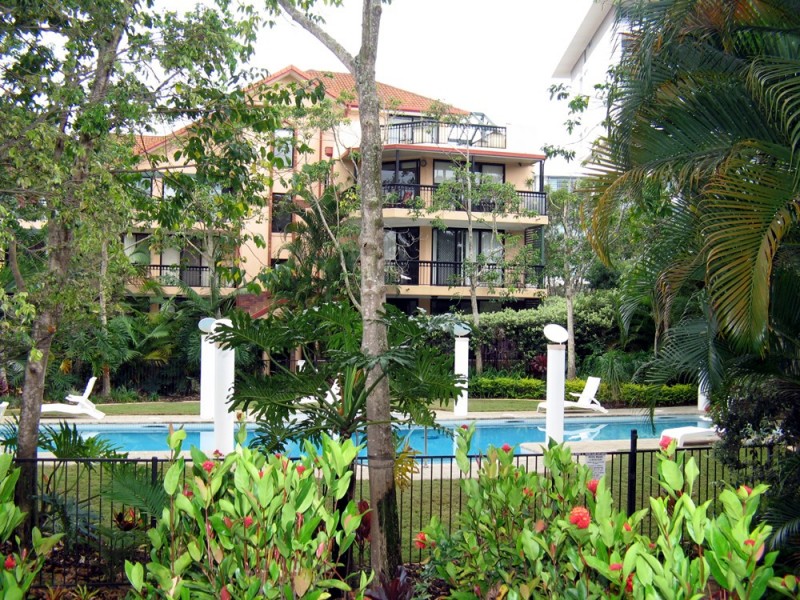 21/3-5 Eady, Broadbeach Waters QLD 4218