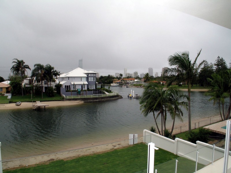 49 Beverley Crescent, Broadbeach Waters QLD 4218