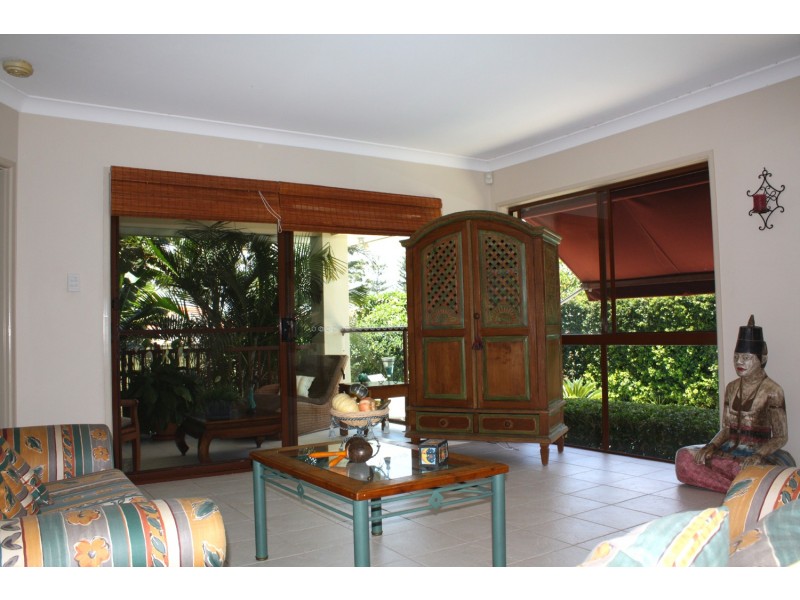 38 Kalimna Drive, Broadbeach Waters QLD 4218