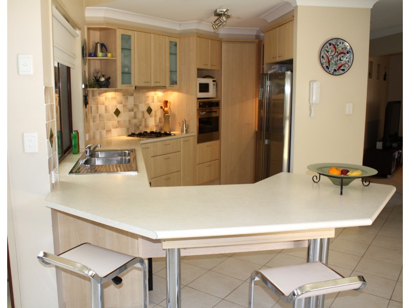 38 Kalimna Drive, Broadbeach Waters QLD 4218