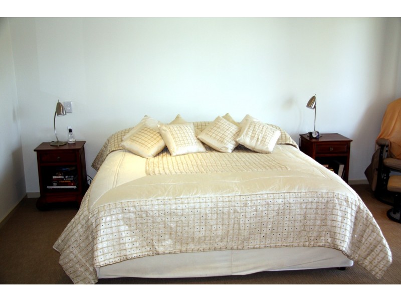 13 Poinciana Blvd, Broadbeach Waters QLD 4218