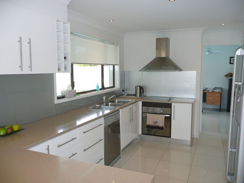 1 Normanby St, Mermaid Waters QLD 4218