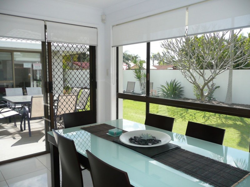 1 Normanby St, Mermaid Waters QLD 4218