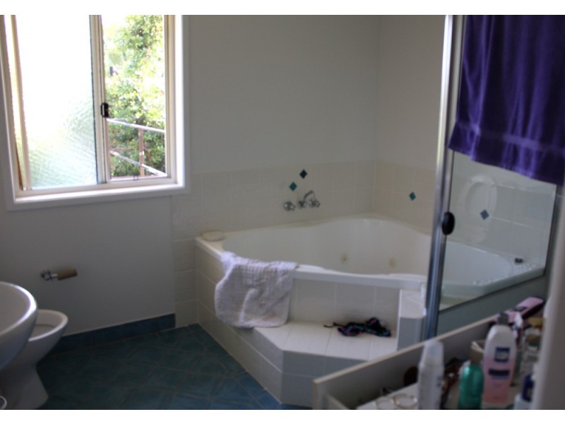 2 Monte Vista Court, Broadbeach Waters QLD 4218