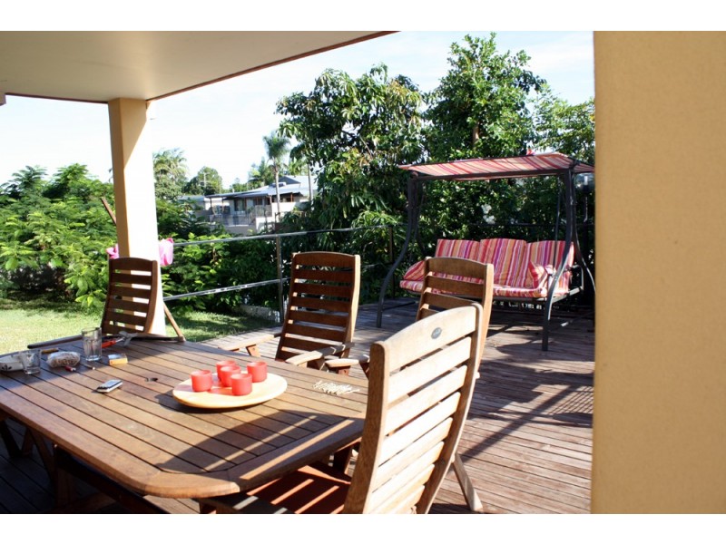 2 Monte Vista Court, Broadbeach Waters QLD 4218