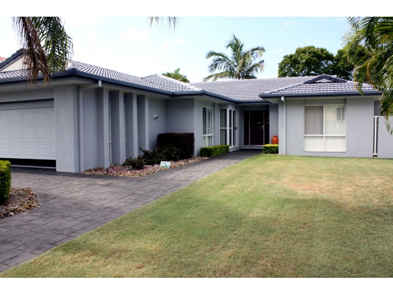 71 Santa Cruz Blvd, Clear Island Waters QLD 4226