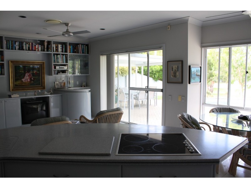 71 Santa Cruz Blvd, Clear Island Waters QLD 4226