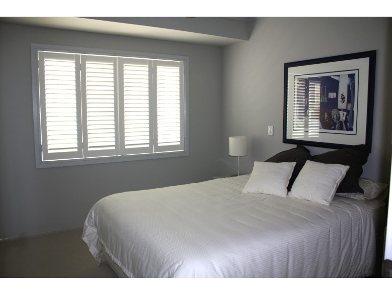 71 Santa Cruz Blvd, Clear Island Waters QLD 4226