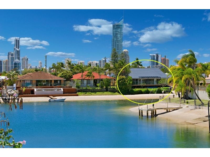 10 Meredith Dr, Broadbeach Waters QLD 4218