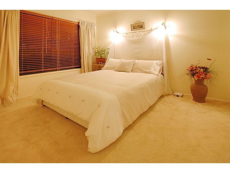 16 Park Avenue, Broadbeach Waters QLD 4218