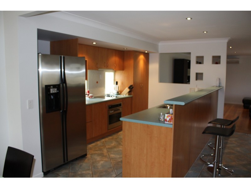 2 Monte Vista Ct, Broadbeach Waters QLD 4218