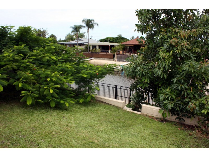 2 Monte Vista Ct, Broadbeach Waters QLD 4218