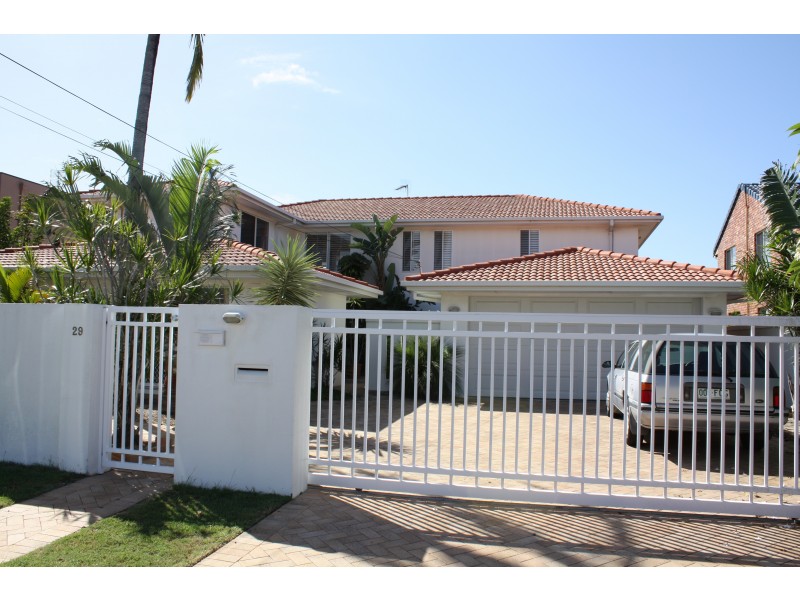 29 Andrea Avenue, Broadbeach Waters QLD 4218