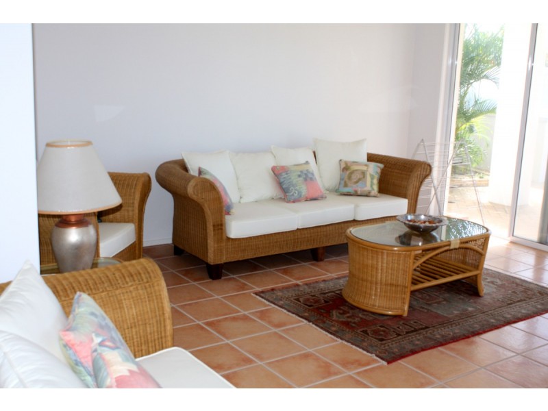 29 Andrea Avenue, Broadbeach Waters QLD 4218