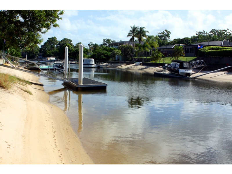 100 Rio Vista Blvd, Broadbeach Waters QLD 4218