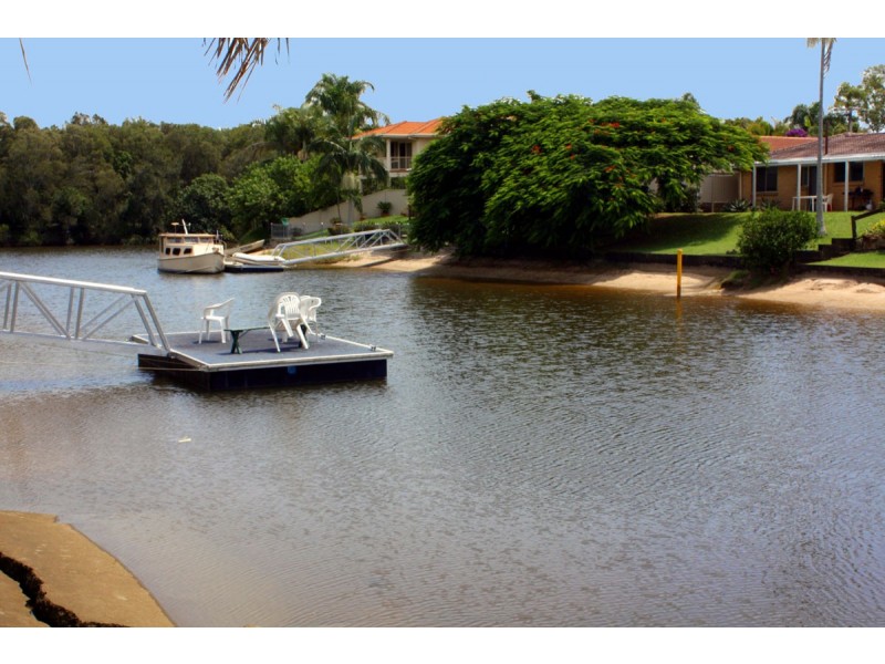 7 Ensenada Court, Broadbeach Waters QLD 4218
