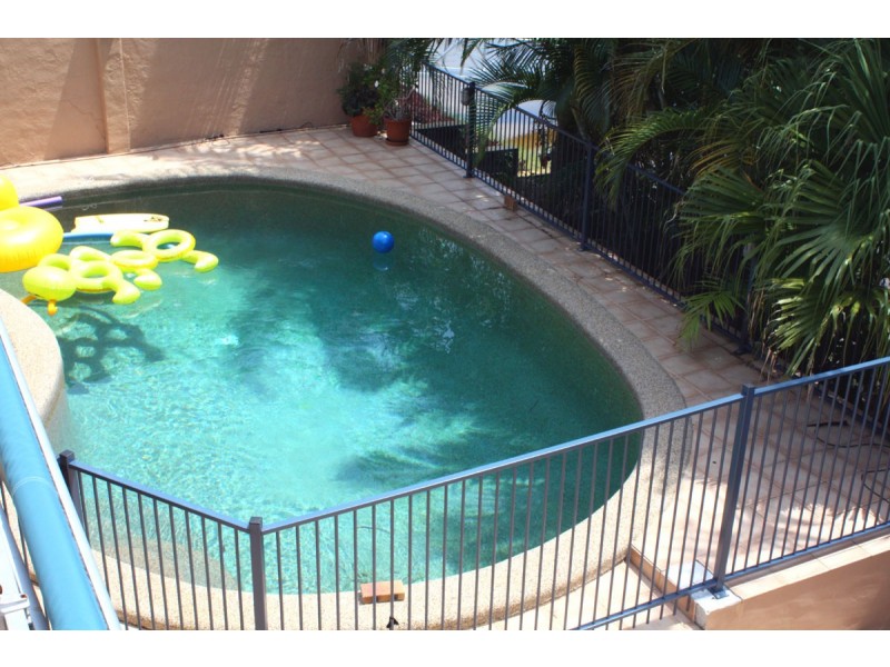 7 Ensenada Court, Broadbeach Waters QLD 4218