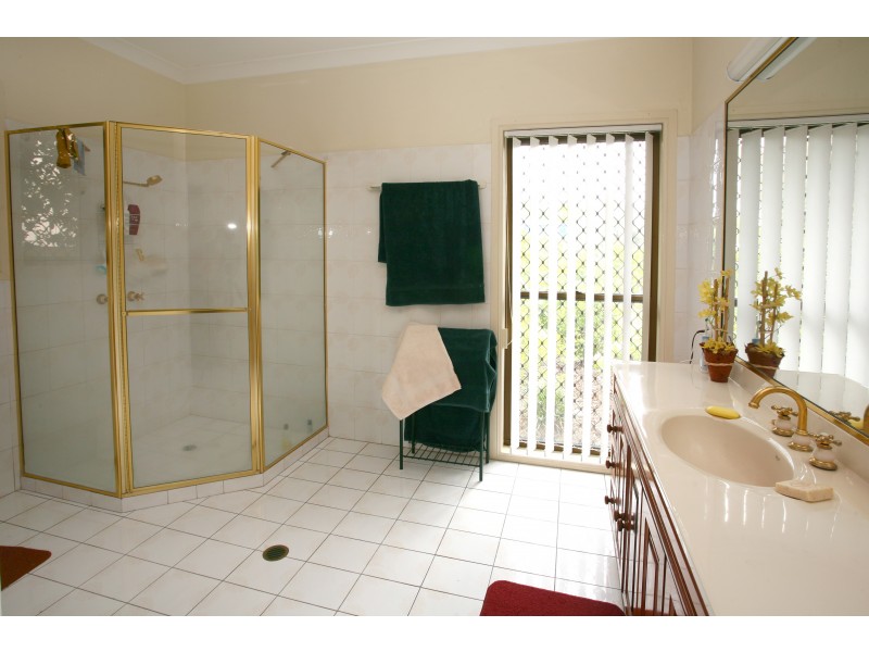 52 Waitomo St, Broadbeach Waters QLD 4218