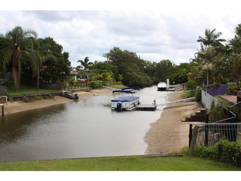 29 Pacific Blvd, Broadbeach Waters QLD 4218