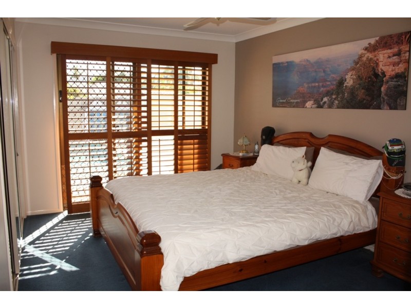 20 Saywell St, Sorrento QLD 4217