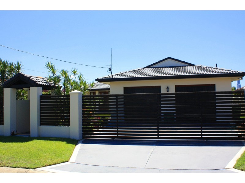 5 Mexicali Court, Broadbeach Waters QLD 4218