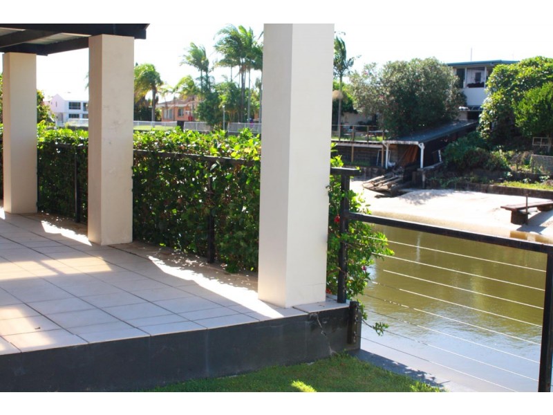 5 Mexicali Court, Broadbeach Waters QLD 4218