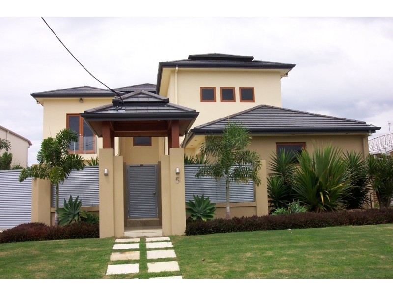 Broadbeach Waters QLD 4218