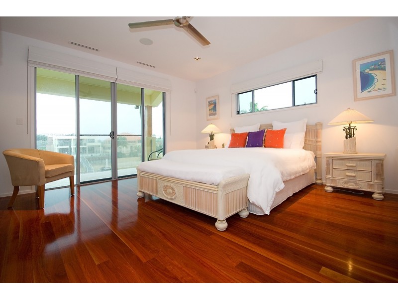 Broadbeach Waters QLD 4218