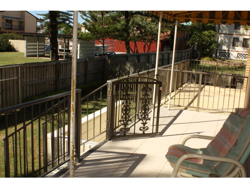 1/19 Montana Road, Mermaid Beach QLD 4218