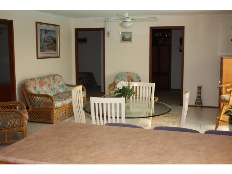 138 Barrier Reef Drive, Mermaid Waters QLD 4218