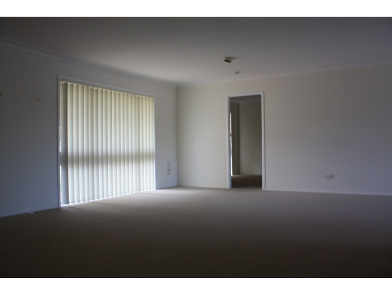 14 Grant Place, Broadbeach Waters QLD 4218