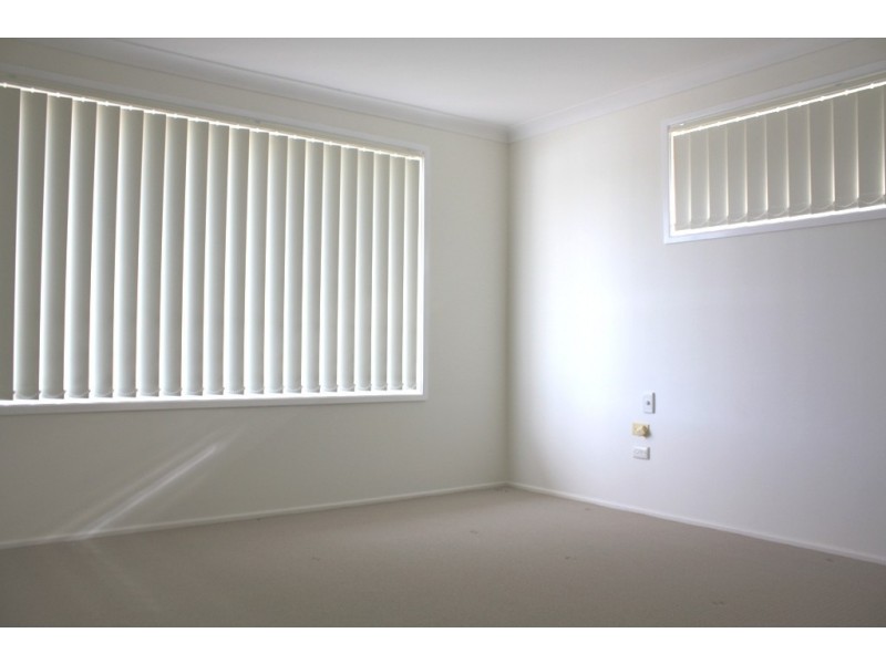 14 Grant Place, Broadbeach Waters QLD 4218