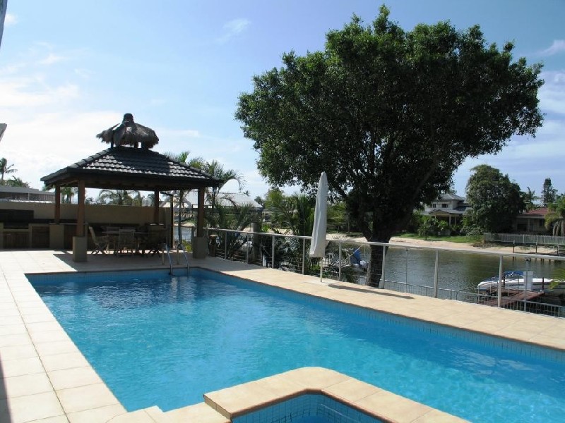 Broadbeach Waters QLD 4218