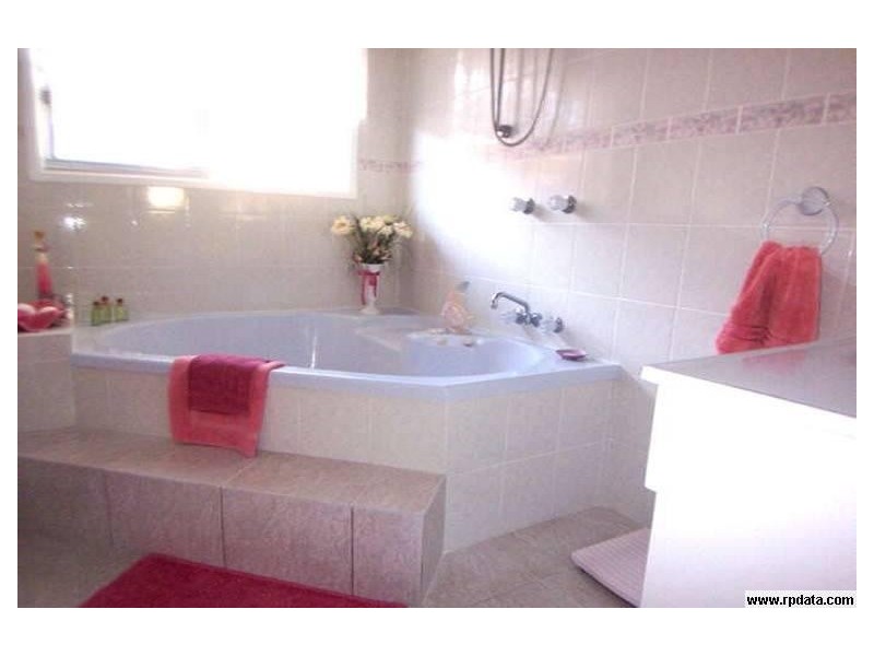 Broadbeach Waters QLD 4218